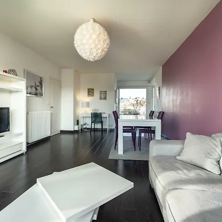 Lighthouse Apartment *